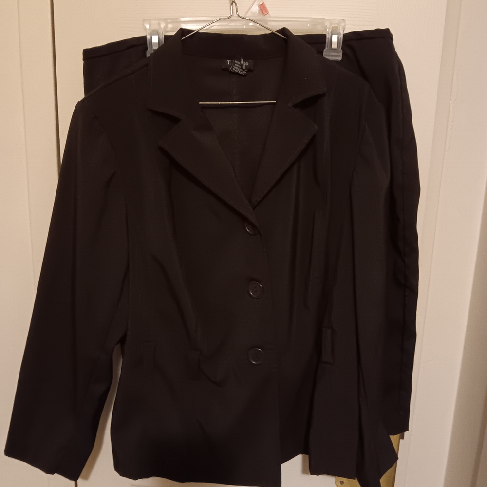 Sophisticated Women's Black Blazer And Skirt Suit